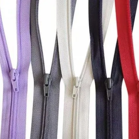 Málmrennilás Opinn fatnaður